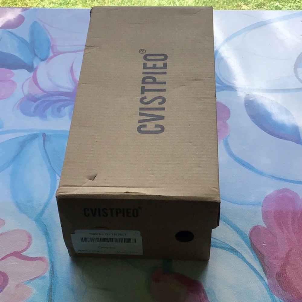 Cvistpieo black flat shoes size 9.5